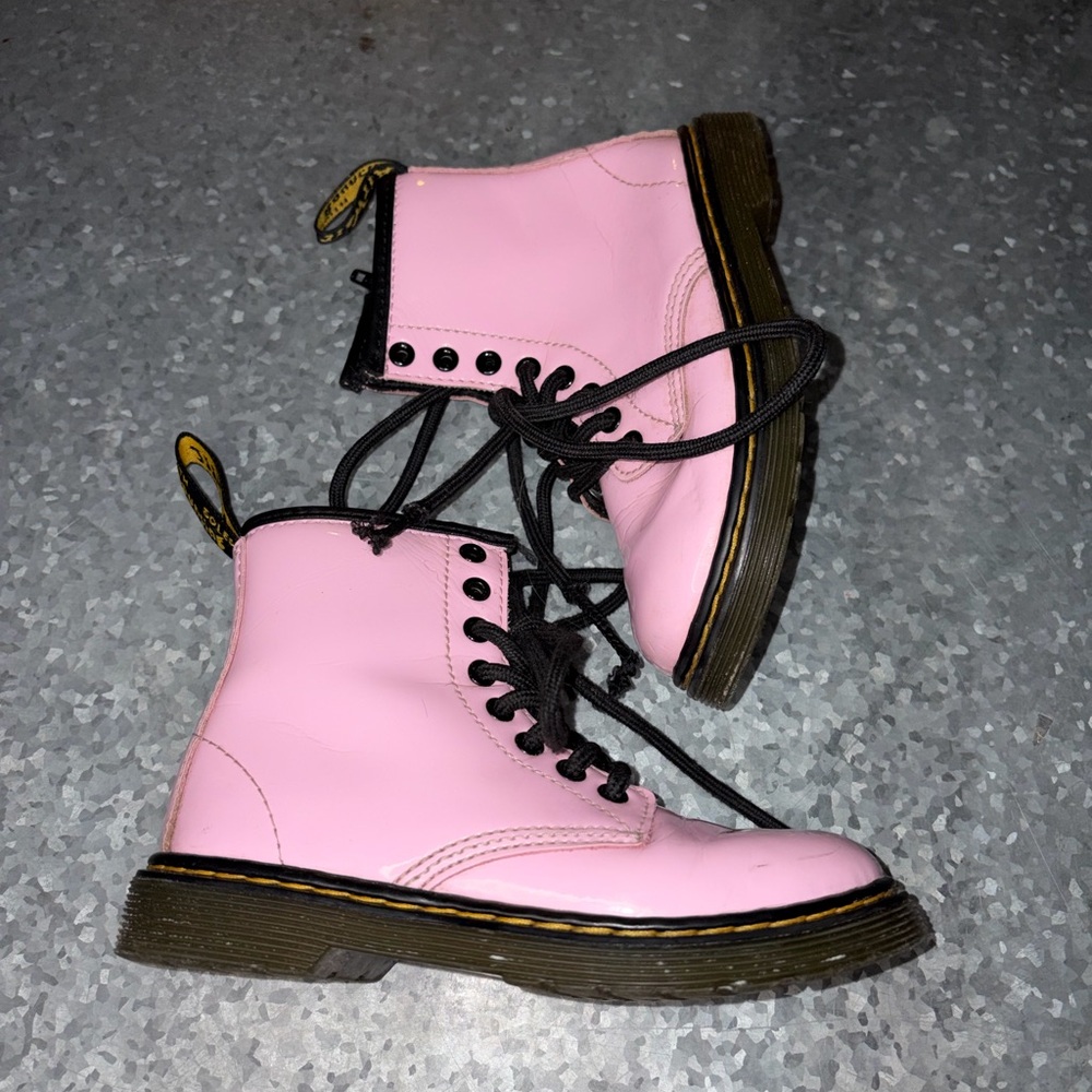 Dr. Martens 1460 J 8 Eye Patent Leather Boots Kids Pale Pink Girls